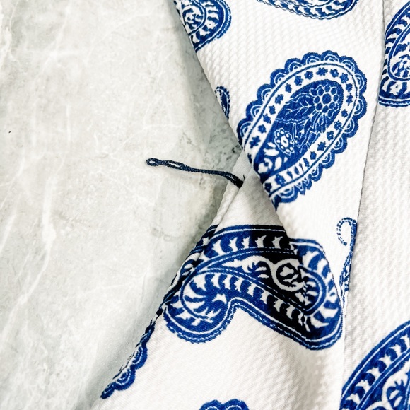 White and Blue Paisley Sleeveless Stretch Dress Yellow Trim Accent Size Large - Picture 5 of 5